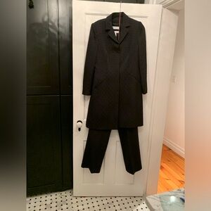 Vintage Votre Nom Suit 6